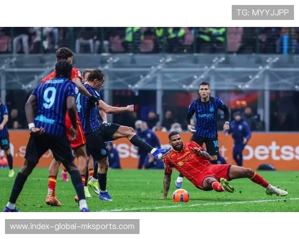 国米右路突破与中路结合的致命进攻，门前补射成就精彩瞬间