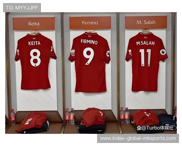 曼联重建速度或超预期？两位潜在新援引爆球迷